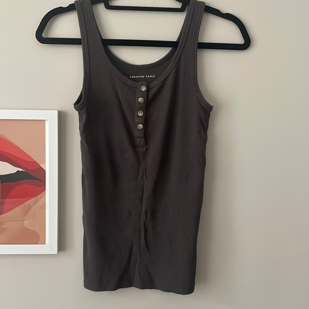 AE gray ribbed tank top. Size SM. Like new. No stains or rips.